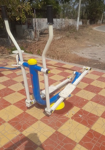 outdoor-gym-equipment
